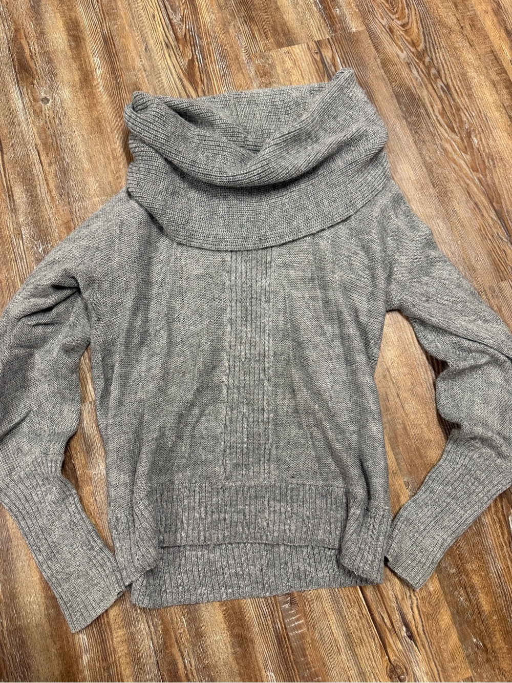 Y2K Mossimo Gray cozy off the shoulder sweater in XS
